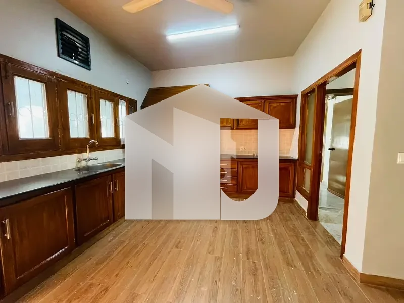 Brand New Triple Storey House On Prime Location Available For Rent., photo 7