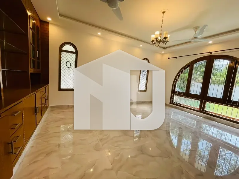 Brand New Triple Storey House On Prime Location Available For Rent., photo 9