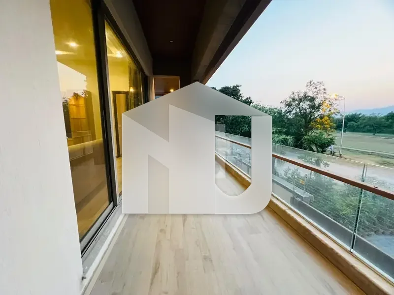 Brand New Triple Storey House On Prime Location Available For Rent., photo 22