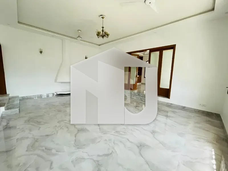 Brand New Triple Storey House On Prime Location Available For Rent., photo 8