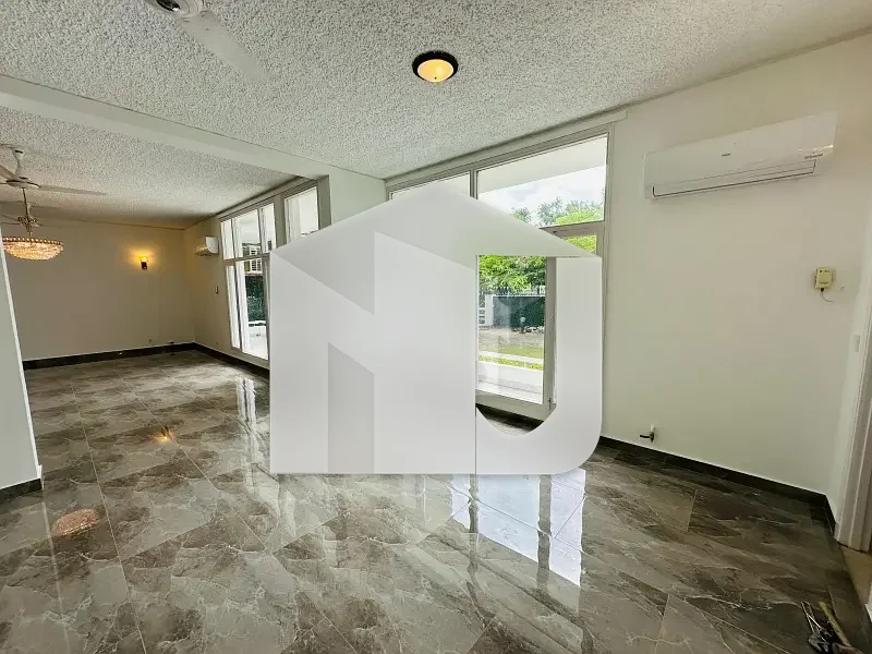 Luxury House On Extremely Prime Location Available For Rent In Islamabad., photo 6