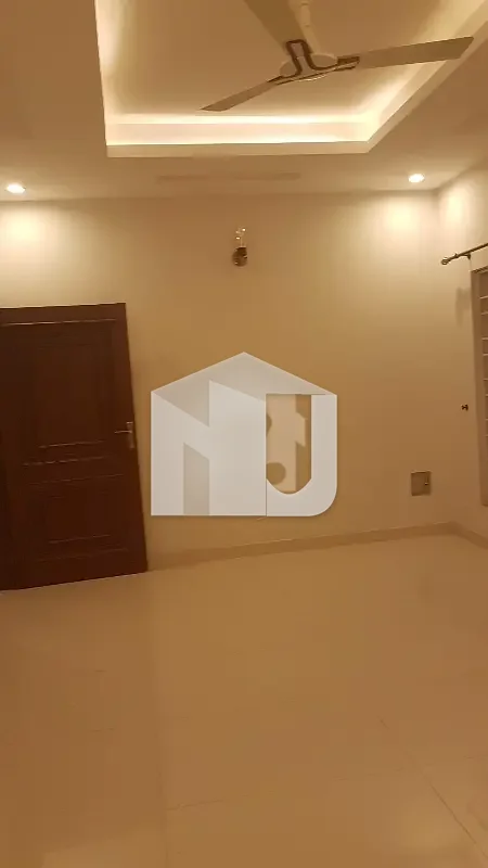 E-11, 9 Beds With Attached Bath, 3 Dining Drawing With Attached Baths, 3 Lounges, 3 Servant Rooms, 3kitchens., photo 18