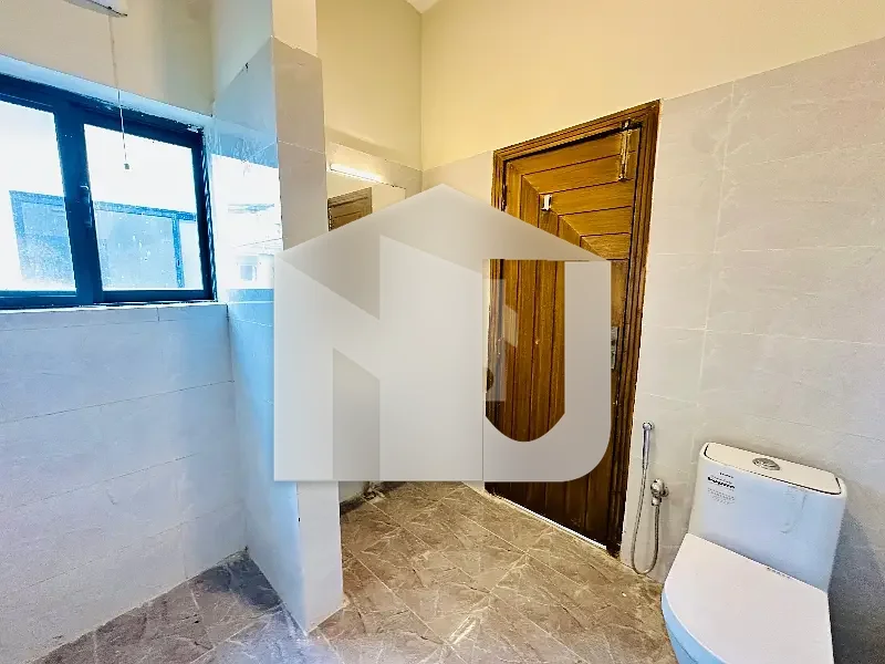 5 Marla Beautiful Brand New House Available For Rent In Mpchs B-17, photo 5