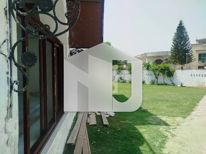 2 Kanal, House For Rent In F-11/3 Spacious Layout With Basement And Lush Green Lawn, photo 8