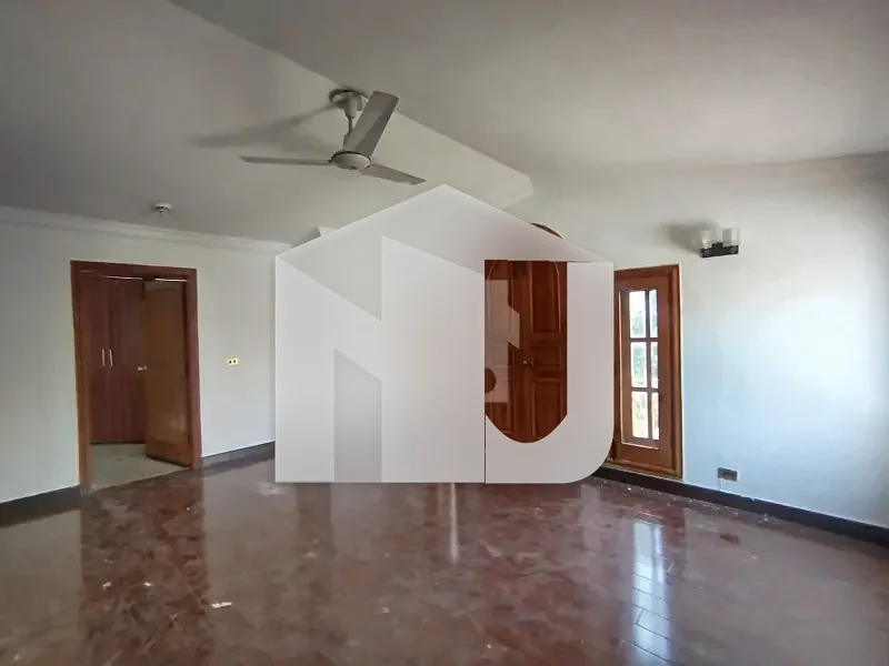 2 Kanal, House For Rent In F-11/3 Spacious Layout With Basement And Lush Green Lawn, photo 3
