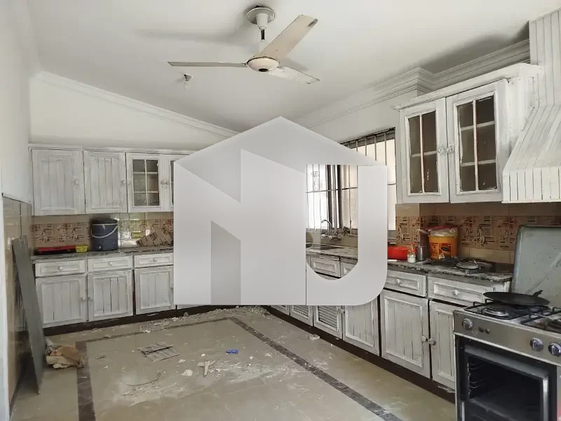2 Kanal, House For Rent In F-11/3 Spacious Layout With Basement And Lush Green Lawn, photo 20