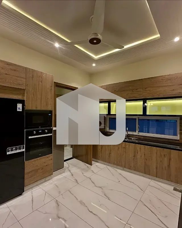 Exclusive 1200 Sq Yard House | 8 Beds | High-End Construction, photo 12