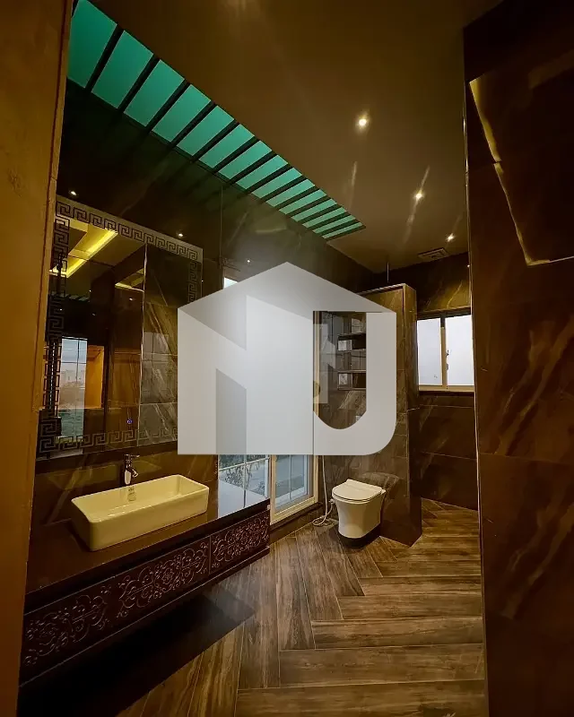 Exclusive 1200 Sq Yard House | 8 Beds | High-End Construction, photo 3
