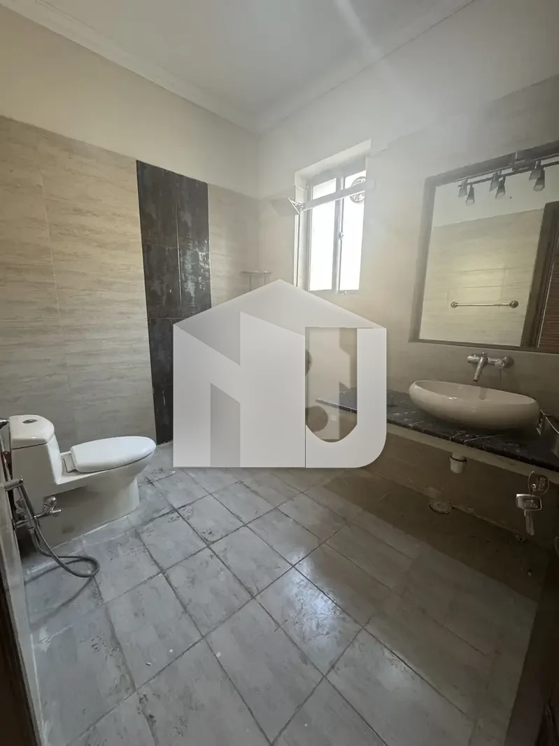 Luxurious 2 Kanal House For Rent In F-10 Triple Storey, Ideal Location, photo 15