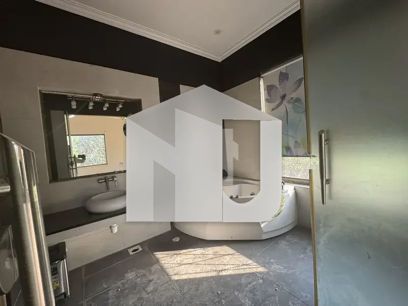 Luxurious 2 Kanal House For Rent In F-10 Triple Storey, Ideal Location, photo 2