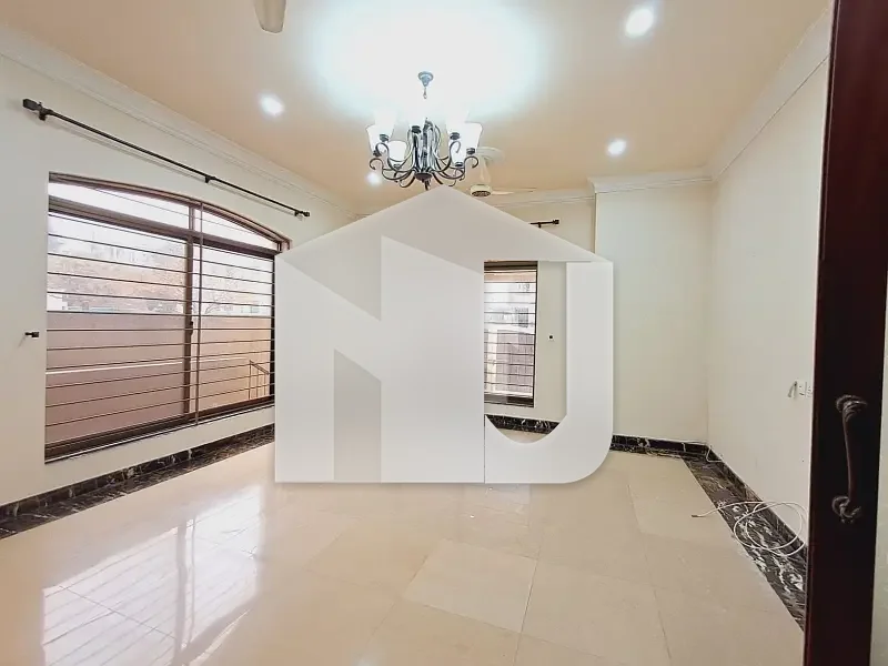A Beautiful Triple Story House For Rent In F10, photo 7