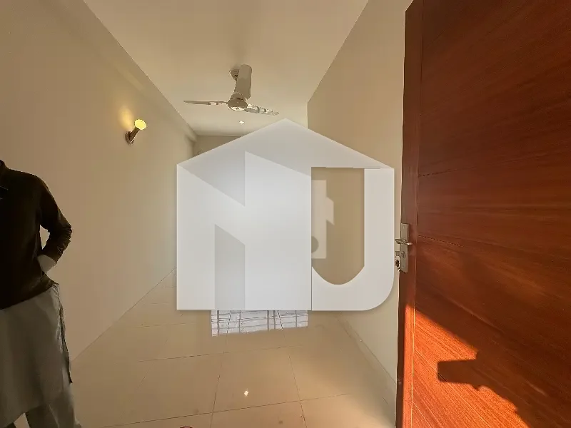 Brand New Condition Luxury 5 Marla Full House Is Available For Rent In D. 12, photo 15