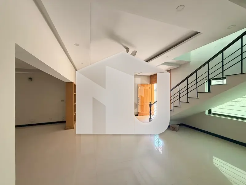 F-8 2 Kanal House For Rent On Most Prime Location, photo 3