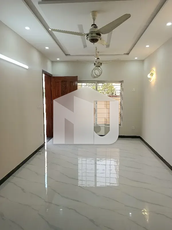 8. Marla'S Brand New Beautifull House For Rent, photo 4