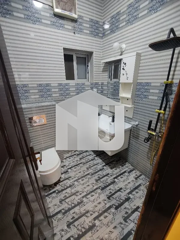 4 Marla Brand New House Available For Rent, photo 6
