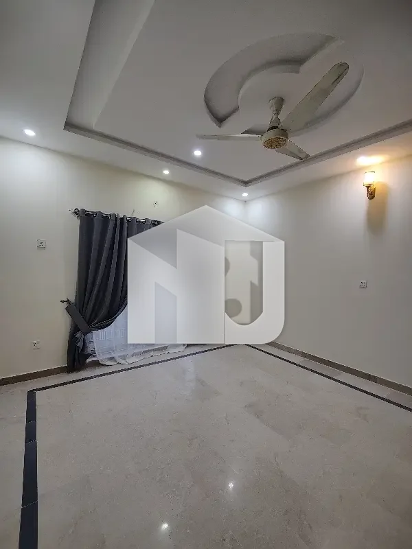 4 Marla Brand New House Available For Rent, photo 30