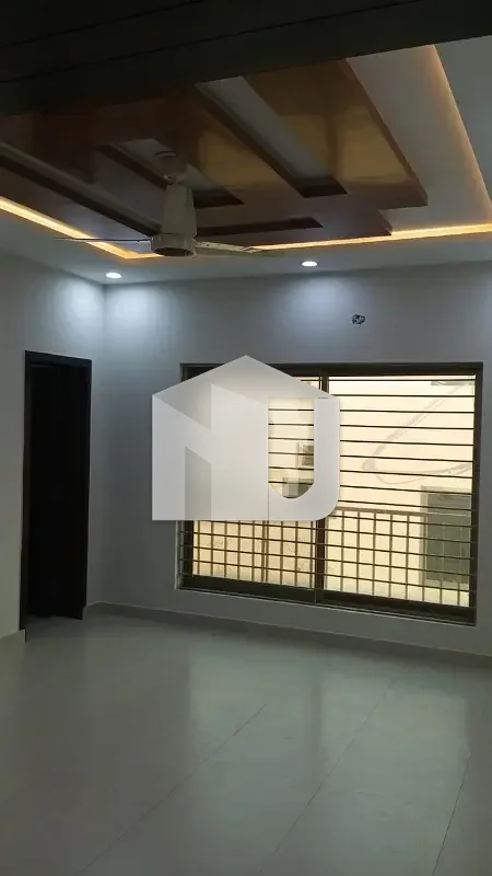 Beautiful Triple Story House For Rent, photo 14