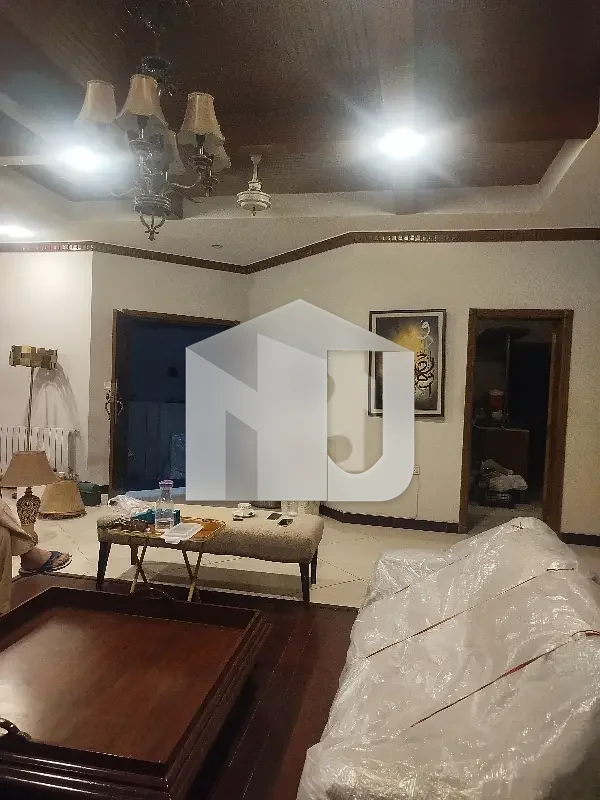E-11 Multi Kanal House Having 7 Bedrooms Attached Washrooms DD 2 Tv Lounge 2 Kitchen 2 Servant Quarter 2 Gate Electricity Gas And Water Boring Available Rent 4.80 Lac, photo 11