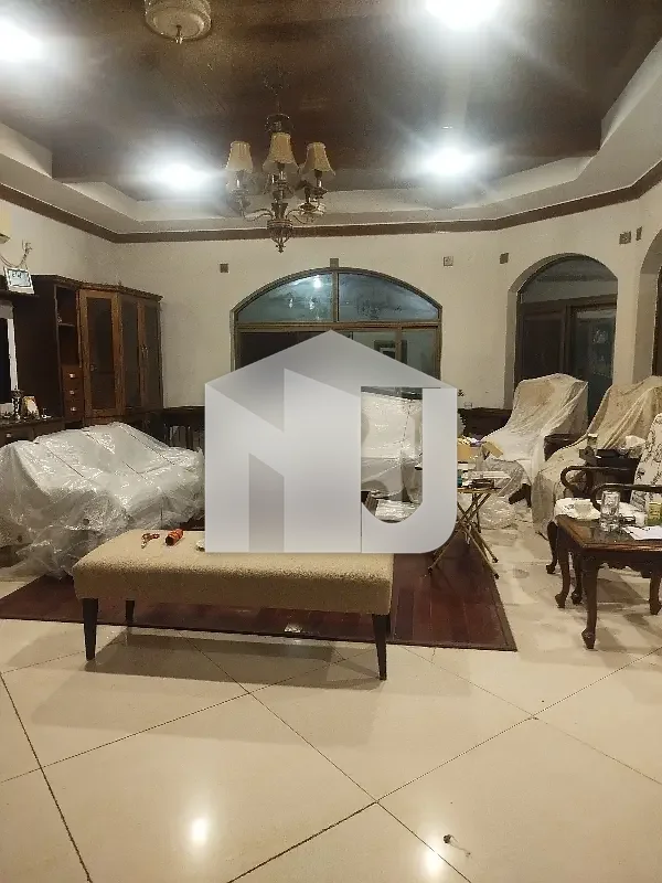 E-11 Multi Kanal House Having 7 Bedrooms Attached Washrooms DD 2 Tv Lounge 2 Kitchen 2 Servant Quarter 2 Gate Electricity Gas And Water Boring Available Rent 4.80 Lac, photo 27