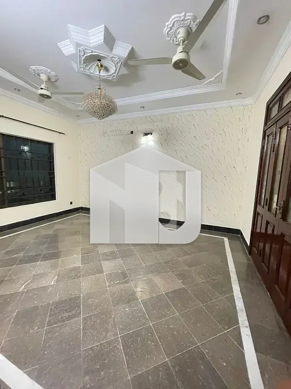 E-11/3 Multi Kanal Stylish House Having 6 Spacious Bedrooms Attached Washrooms Big DD TvL Modern Kitchen SQ Water Boring Available Rent Demand 5 Lac, photo 6