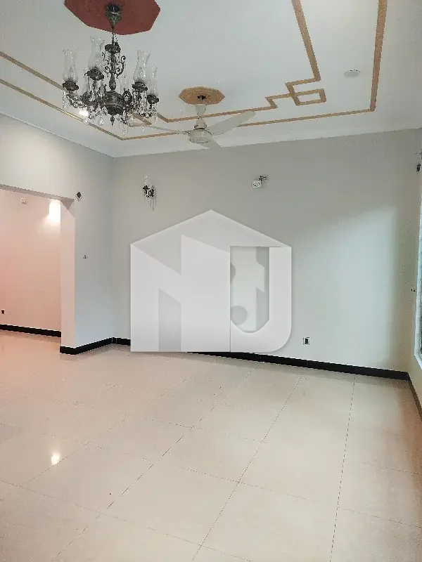 E-11 Full House 14 Marla Having 5 Bedrooms Attached Washrooms DD TvL SQ Rent Demand 4 Lac, photo 3