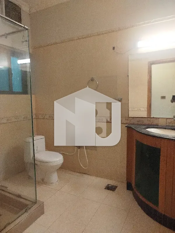 E-11 Full House 14 Marla Having 5 Bedrooms Attached Washrooms DD TvL SQ Rent Demand 4 Lac, photo 10
