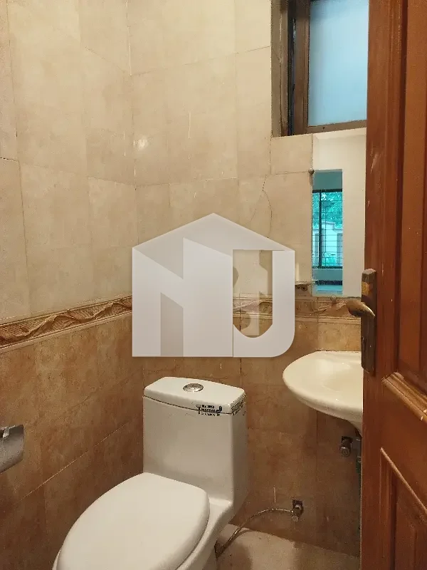 E-11 Full House 14 Marla Having 5 Bedrooms Attached Washrooms DD TvL SQ Rent Demand 4 Lac, photo 8