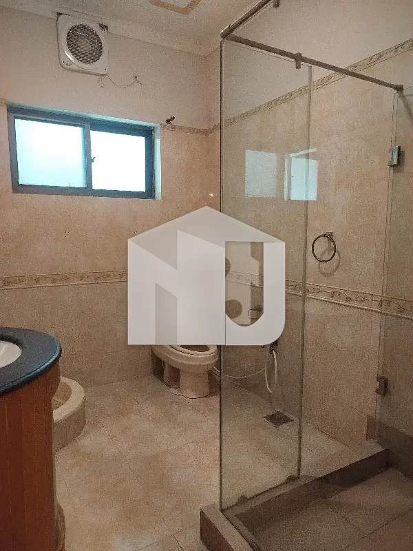 E-11 House 14 Marla Having 5 Bedrooms Attached Washrooms DD TvL SQ Rent Demand 4 Lac, photo 11