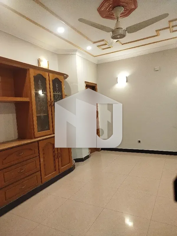 E-11 House 14 Marla Having 5 Bedrooms Attached Washrooms DD TvL SQ Rent Demand 4 Lac, photo 5