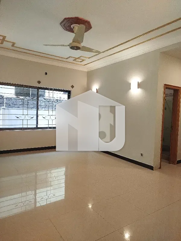E-11 House 14 Marla Having 5 Bedrooms Attached Washrooms DD TvL SQ Rent Demand 4 Lac, photo 10