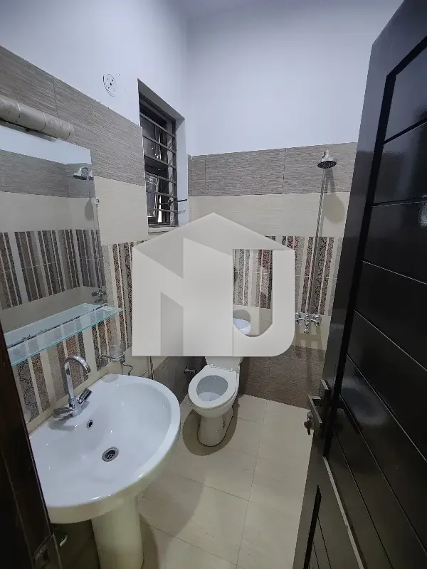 Beautiful Location 5 Marla Brand New House Available For Rent In D12, photo 26