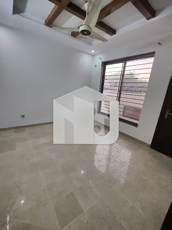 Beautiful Location 5 Marla Brand New House Available For Rent In D12, photo 3
