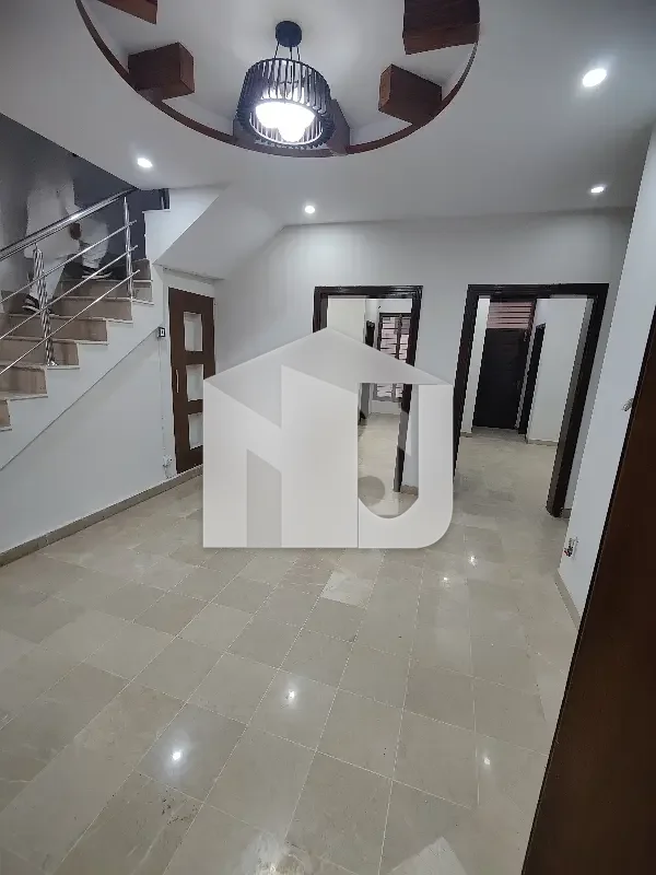 Beautiful Location 5 Marla Brand New House Available For Rent In D12, photo 4