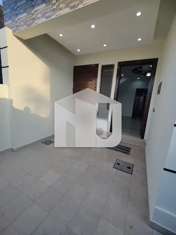 Beautiful Location 5 Marla Brand New House Available For Rent In D12, photo 2