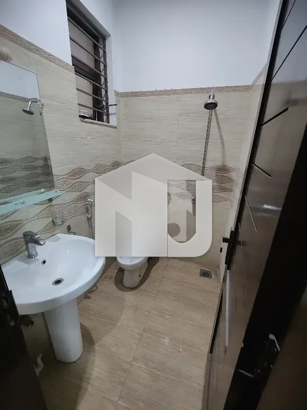 Beautiful Location 5 Marla Brand New House Available For Rent In D12, photo 10