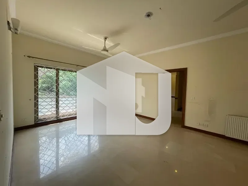 BRIGHT BIG HOUSE FOR RENT IN F-8, photo 11