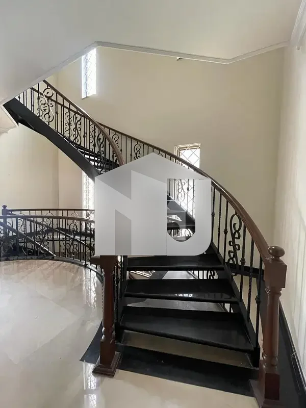 BRIGHT BIG HOUSE FOR RENT IN F-8, photo 2