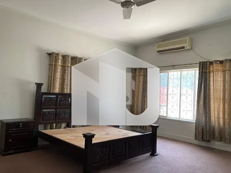 FULL BRIGHT HOUSE FOR RENT IN F-8, photo 2