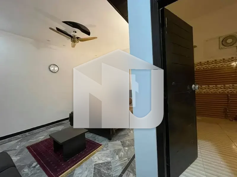 25 Marla Triple Storey House For Rent, photo 11