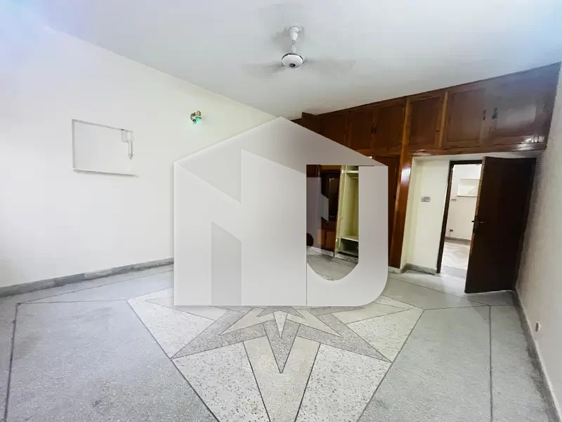 12 Marla House For Rent In I-8/3 Islamabad, photo 3