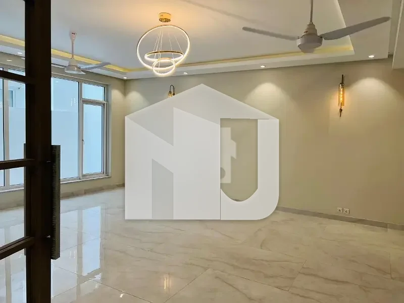Brand New Ultra Modern House For Rent On Prime Location With Big Basement, photo 8