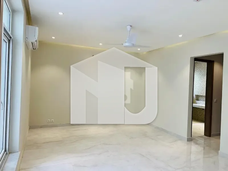 Brand New Ultra Modern House For Rent On Prime Location With Big Basement, photo 3