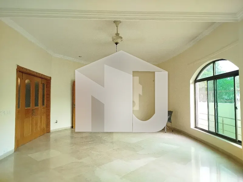 1 Kanal Beautiful House For Rent With Solar Energy In F-11/3, Islamabad, photo 8