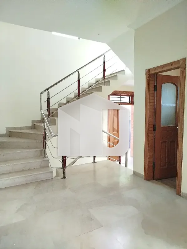 1 Kanal Beautiful House For Rent With Solar Energy In F-11/3, Islamabad, photo 11