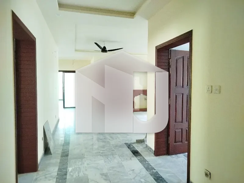 7 Bedrooms Beautiful House For Rent With Basement In F-11, Islamabad, photo 15