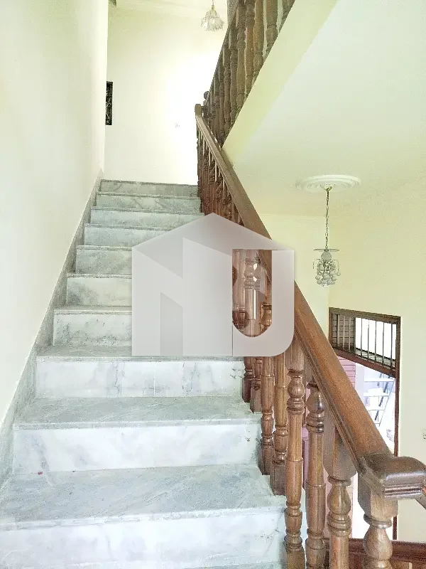 7 Bedrooms Beautiful House For Rent With Basement In F-11, Islamabad, photo 10