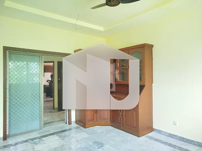 7 Bedrooms Beautiful House For Rent With Basement In F-11, Islamabad, photo 3