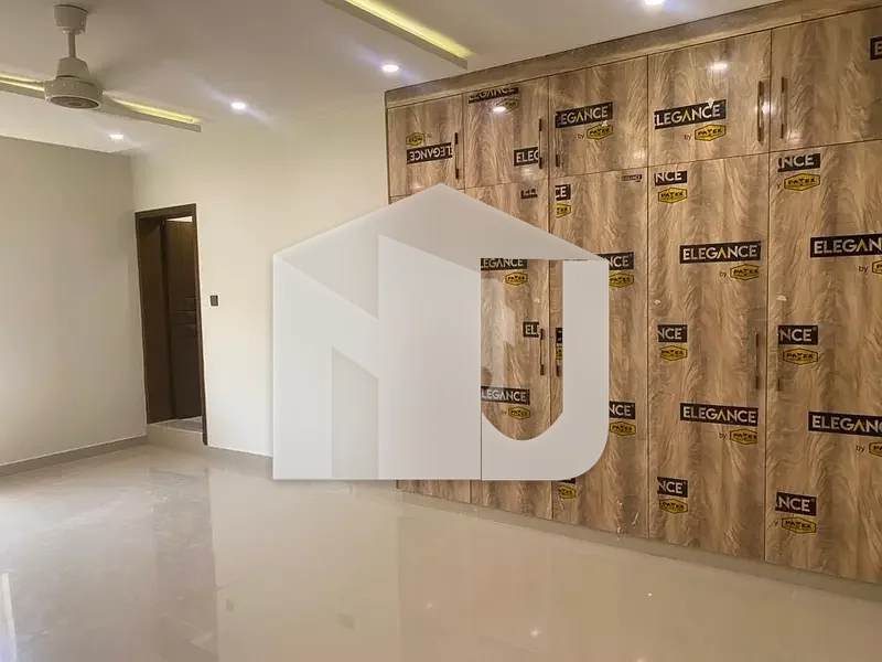 Beautiful House Available For Rent On Prime Location, photo 13