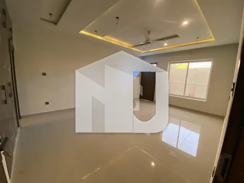 Beautiful House Available For Rent On Prime Location, photo 2