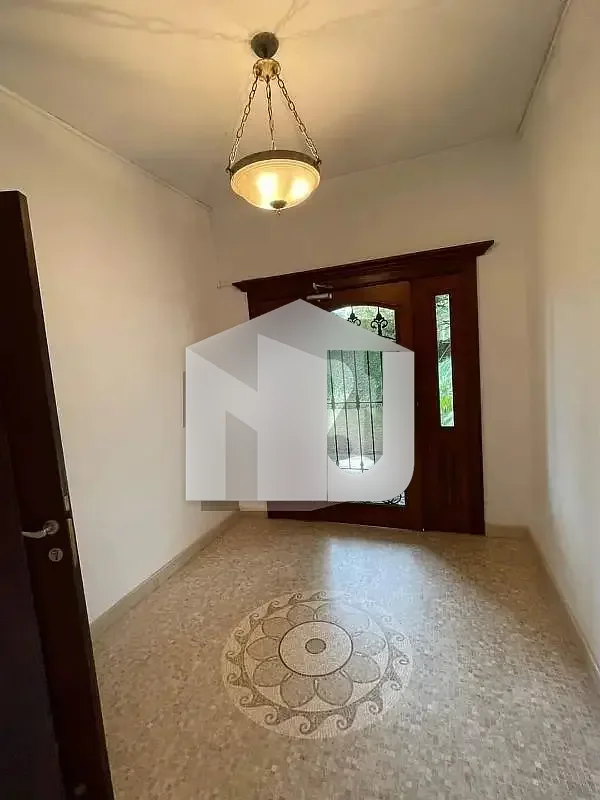 Spacious 6-Bedroom House With Front Garden Available For Rent In F-8 Islamabad, photo 15